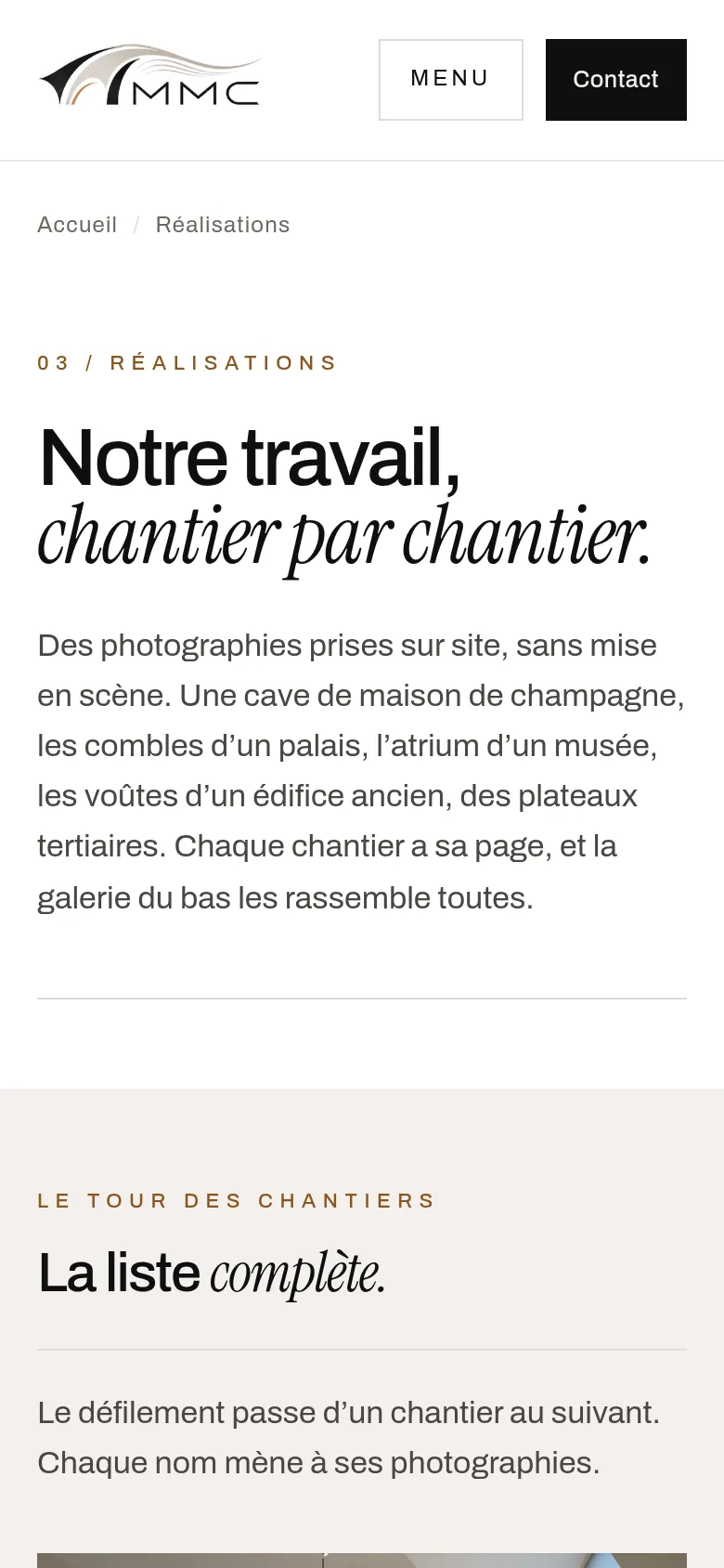 Page « Réalisations » du site de MMC Agencement, sur téléphone.